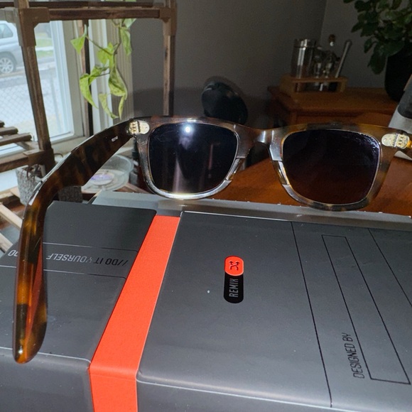 Ray-Ban Original Wayfarer Custom Tortoise with Polarized Lenses - Picture 10 of 12